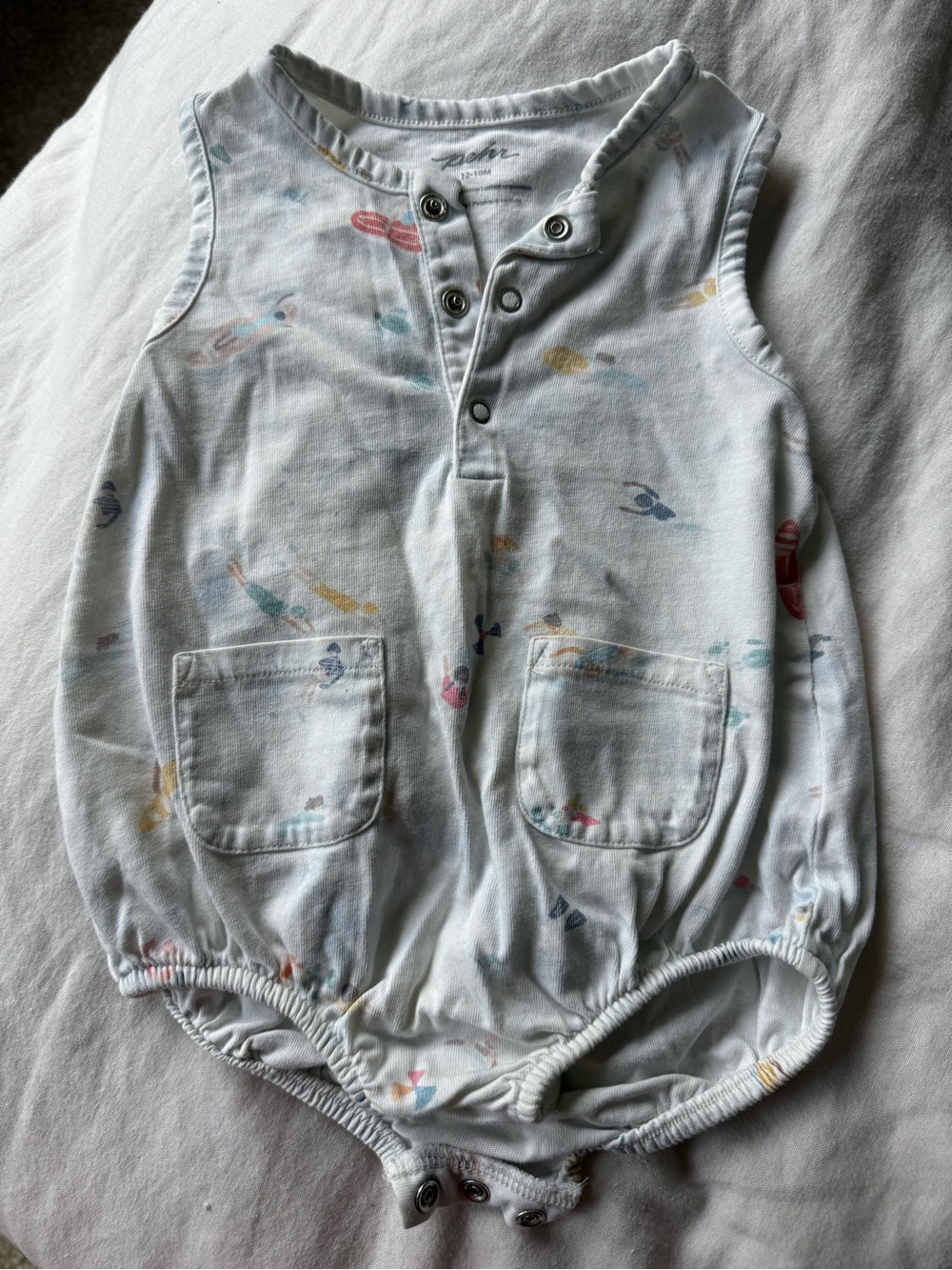 Pehr onesie summer. Surfer print. 10% organic cotton. 12-18 months.